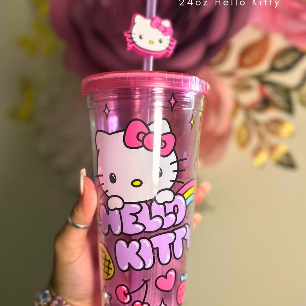Hello Kitty Tumblr Sparkly with Lid 24oz